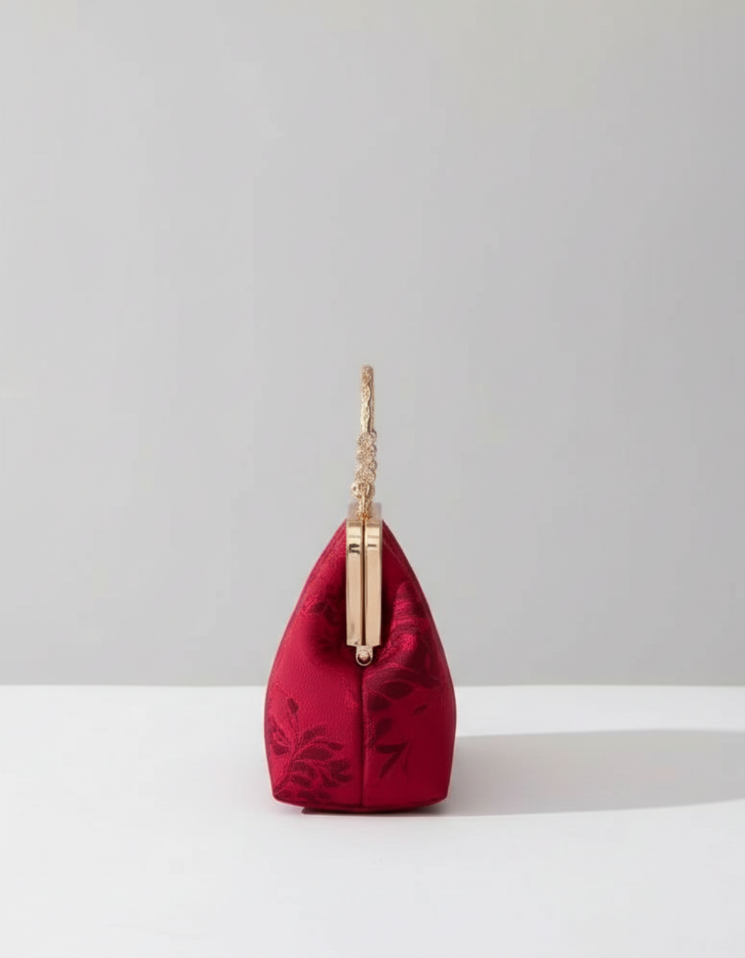 XIǍN · Hóngyàn 显红艳 —Sac rouge en étoffe décorative