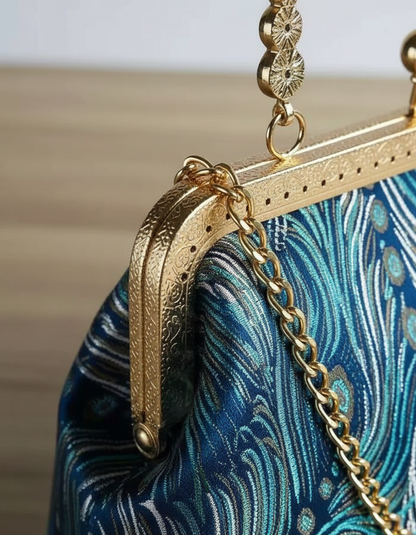 YÚN · Qīngyún 青云 — Sac à main bleue en brocart